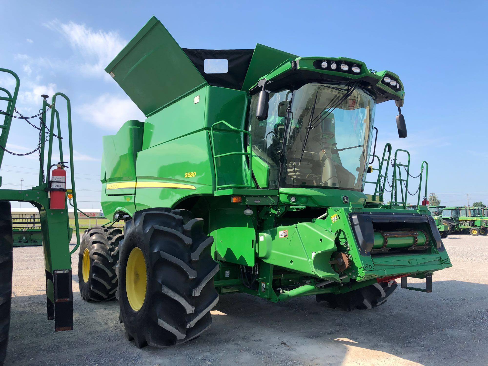 S680 JOHN DEERE COMBINE