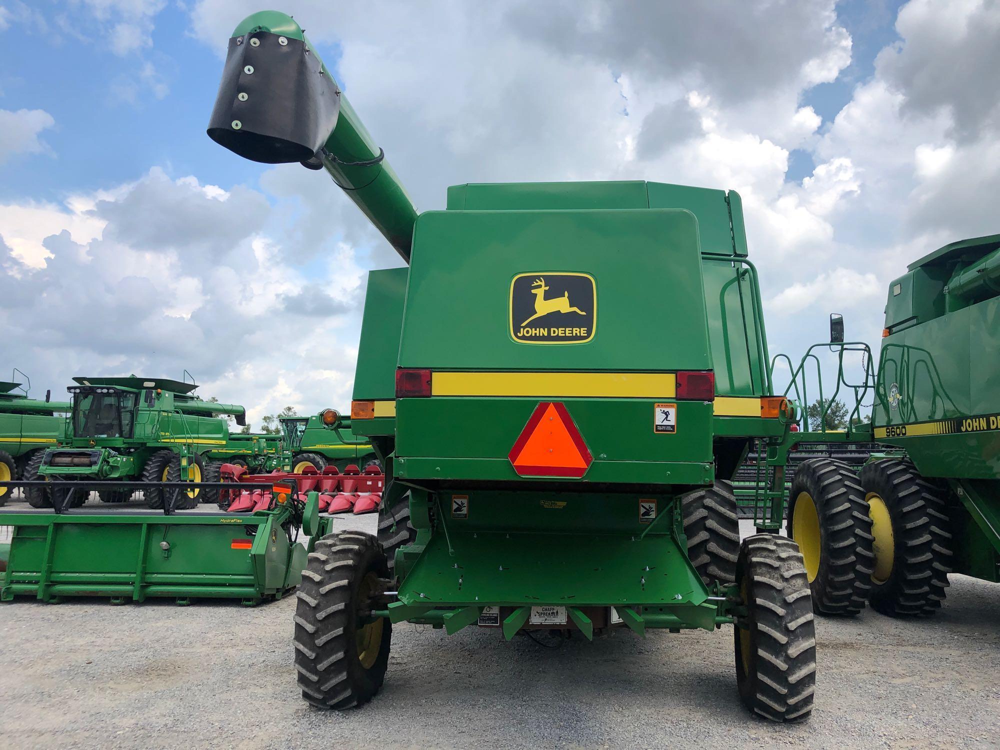 9500 JOHN DEERE COMBINE