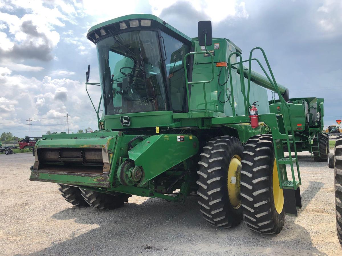 9600 JOHN DEERE COMBINE