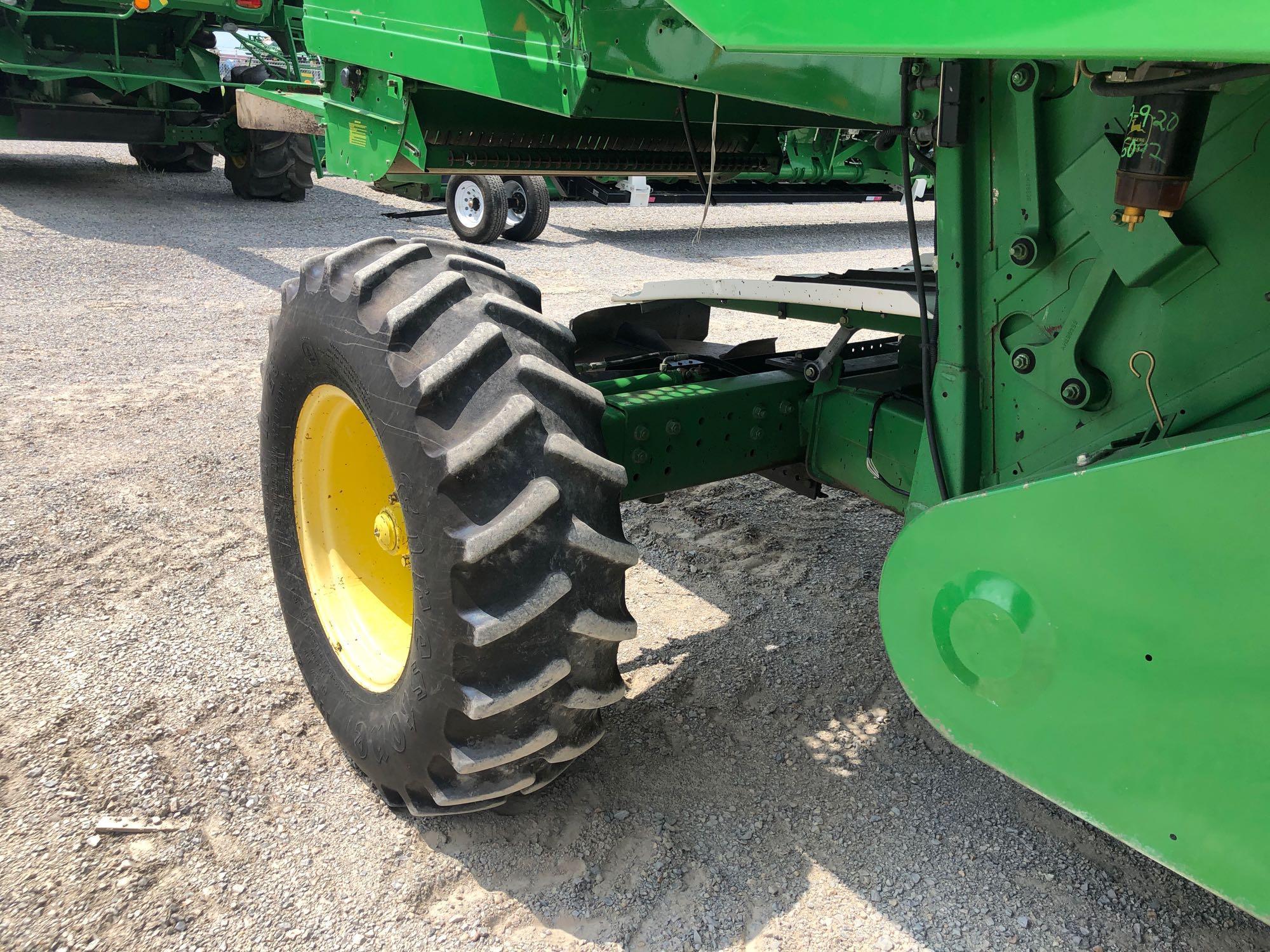 9600 JOHN DEERE COMBINE