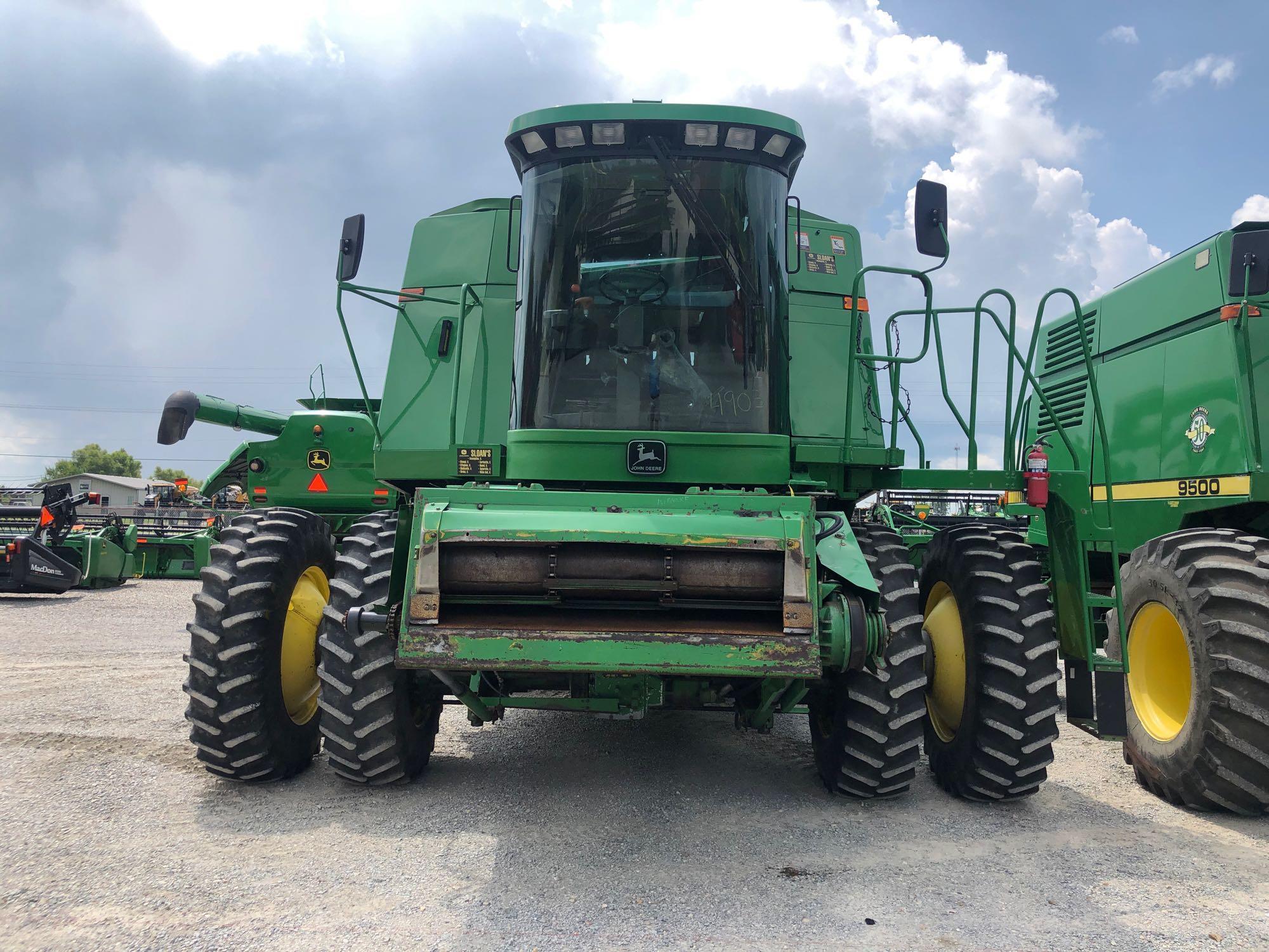 9600 JOHN DEERE COMBINE