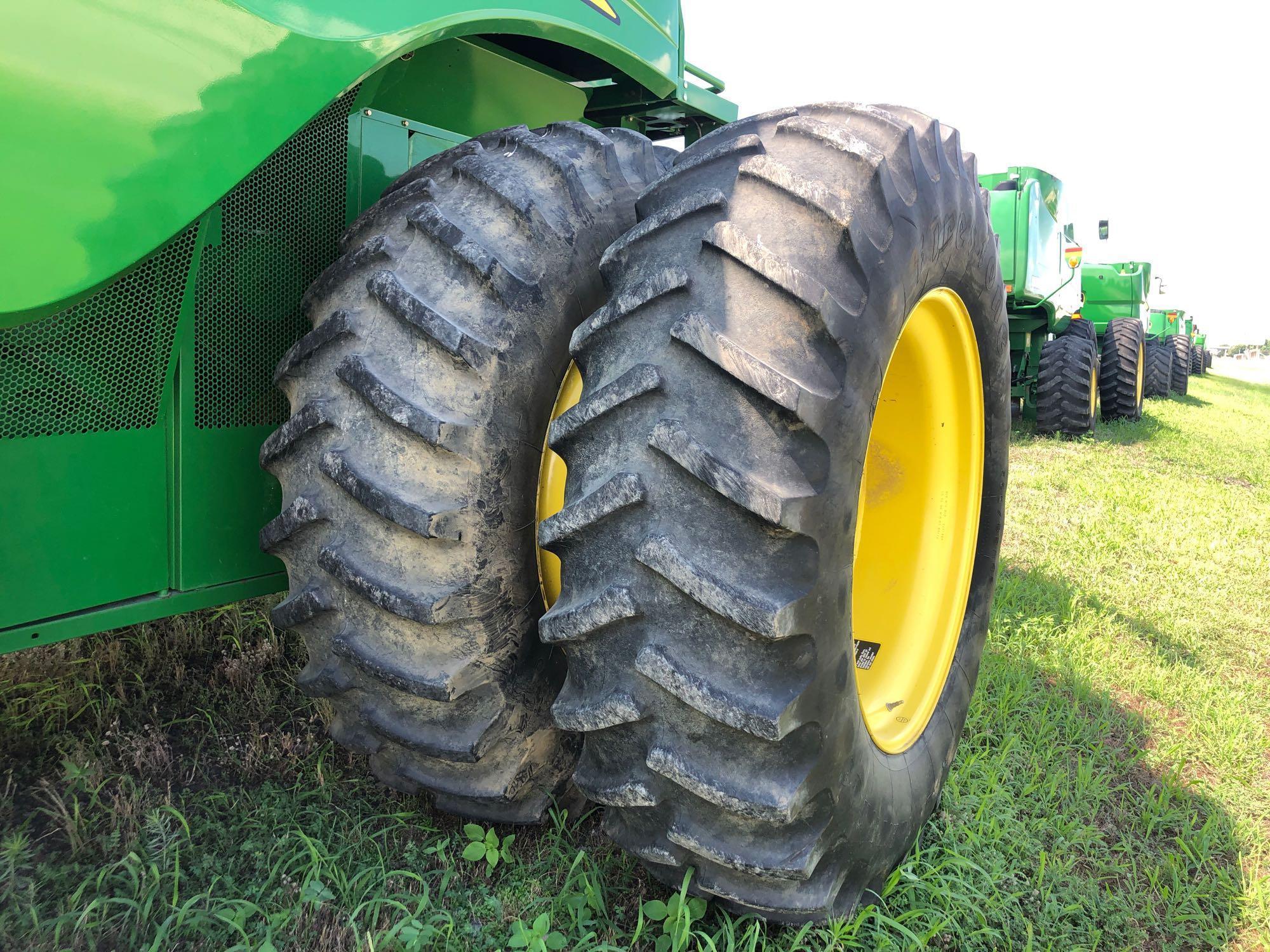 S680 JOHN DEERE COMBINE