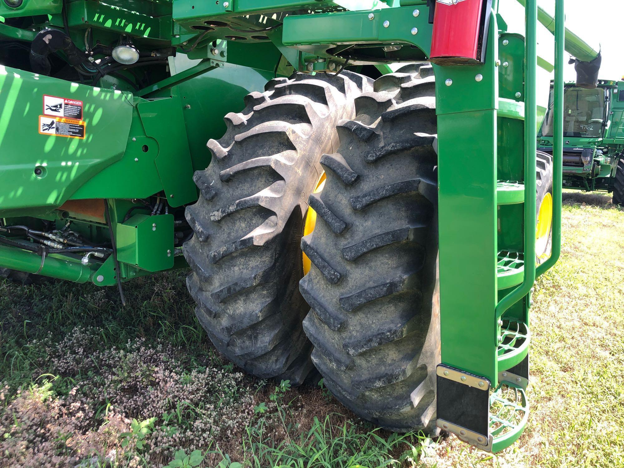 S680 JOHN DEERE COMBINE