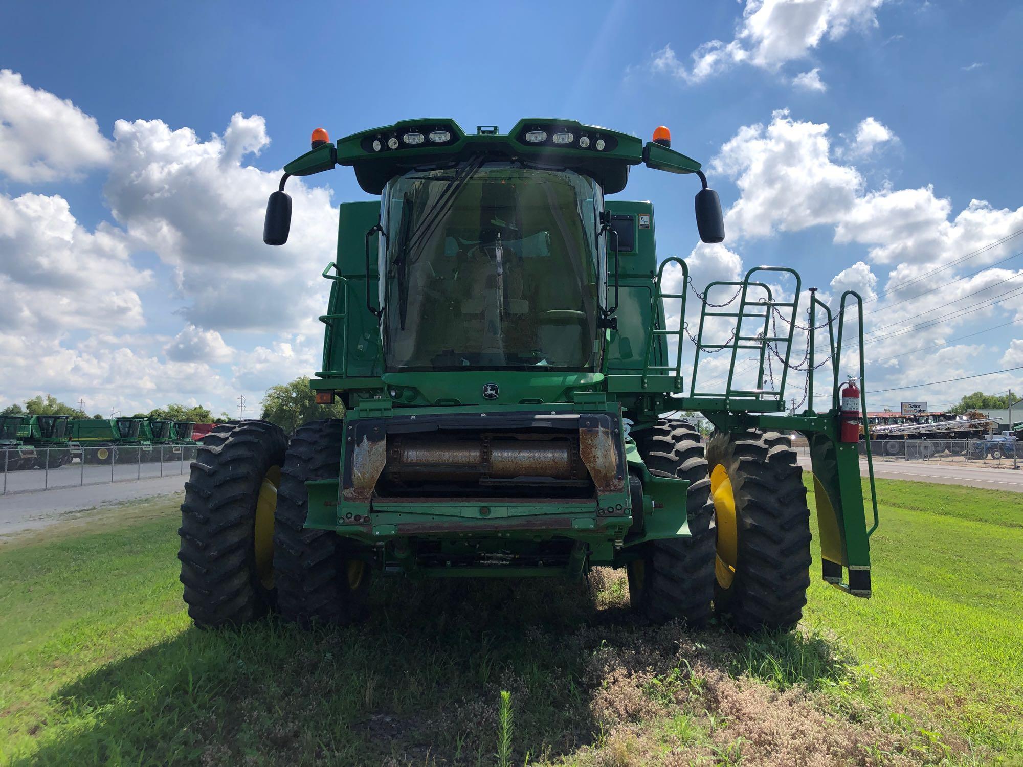 S680 JOHN DEERE COMBINE