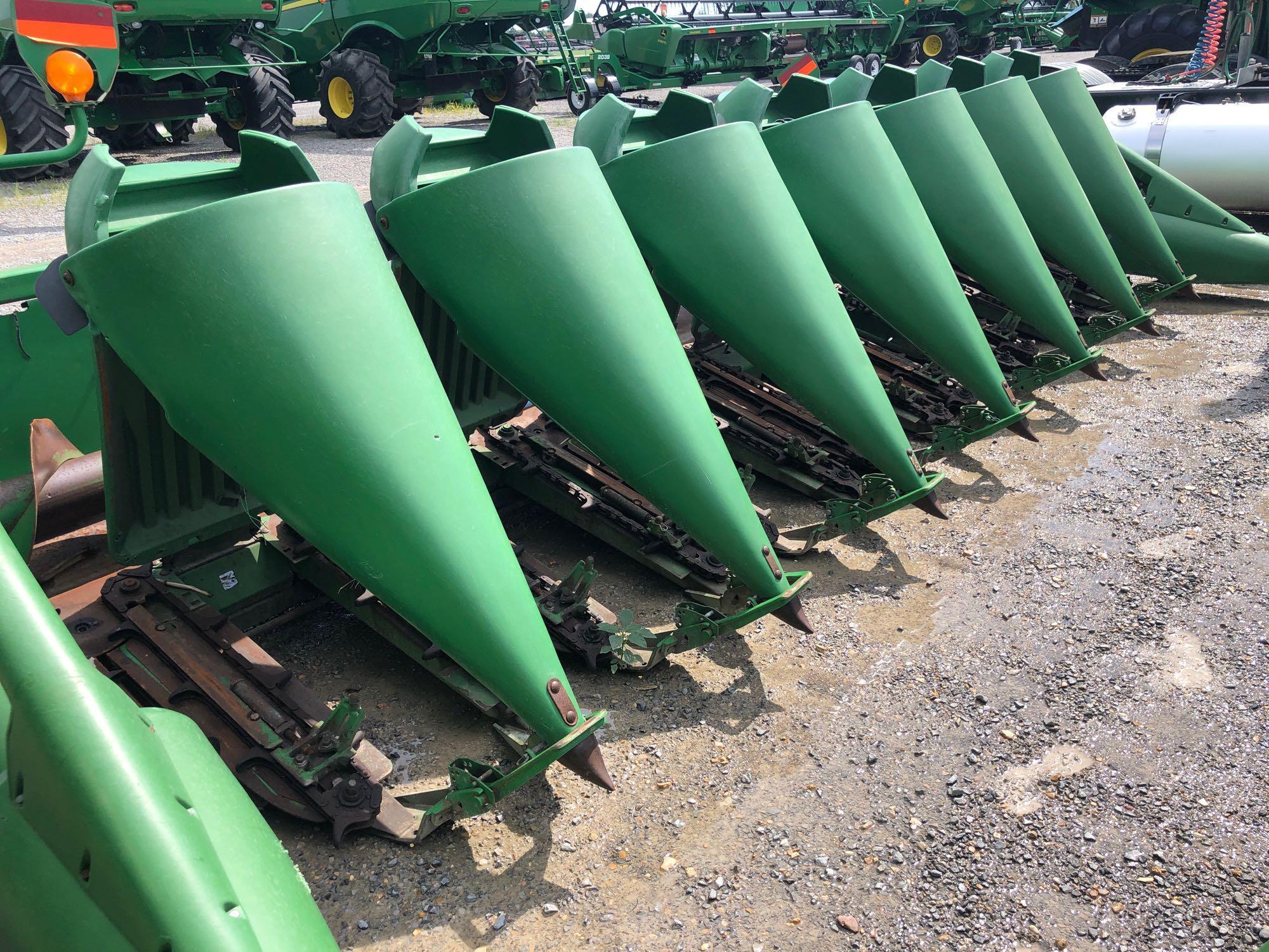 893 JOHN DEERE CORN HEAD