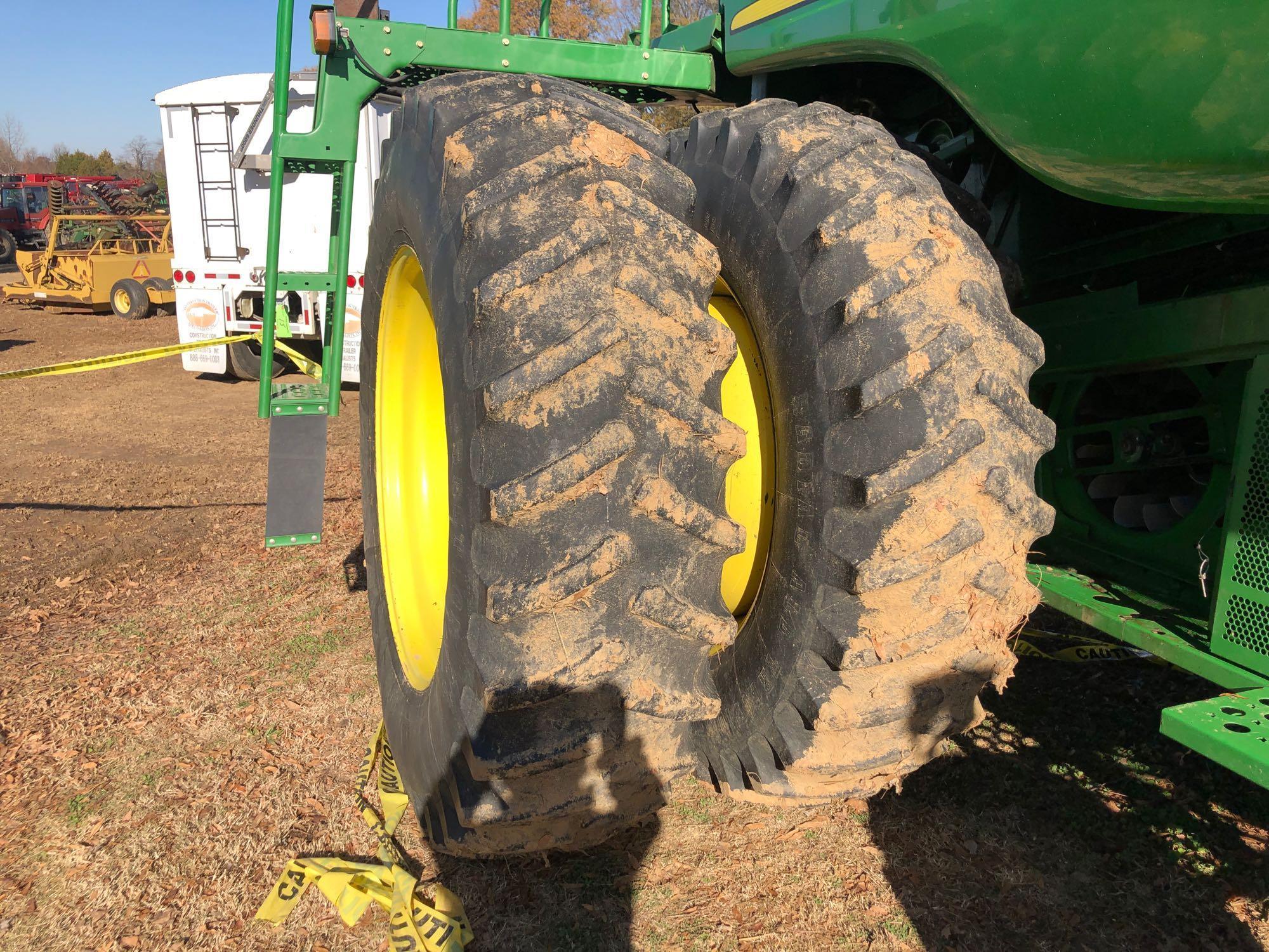 9660 John Deere Combine