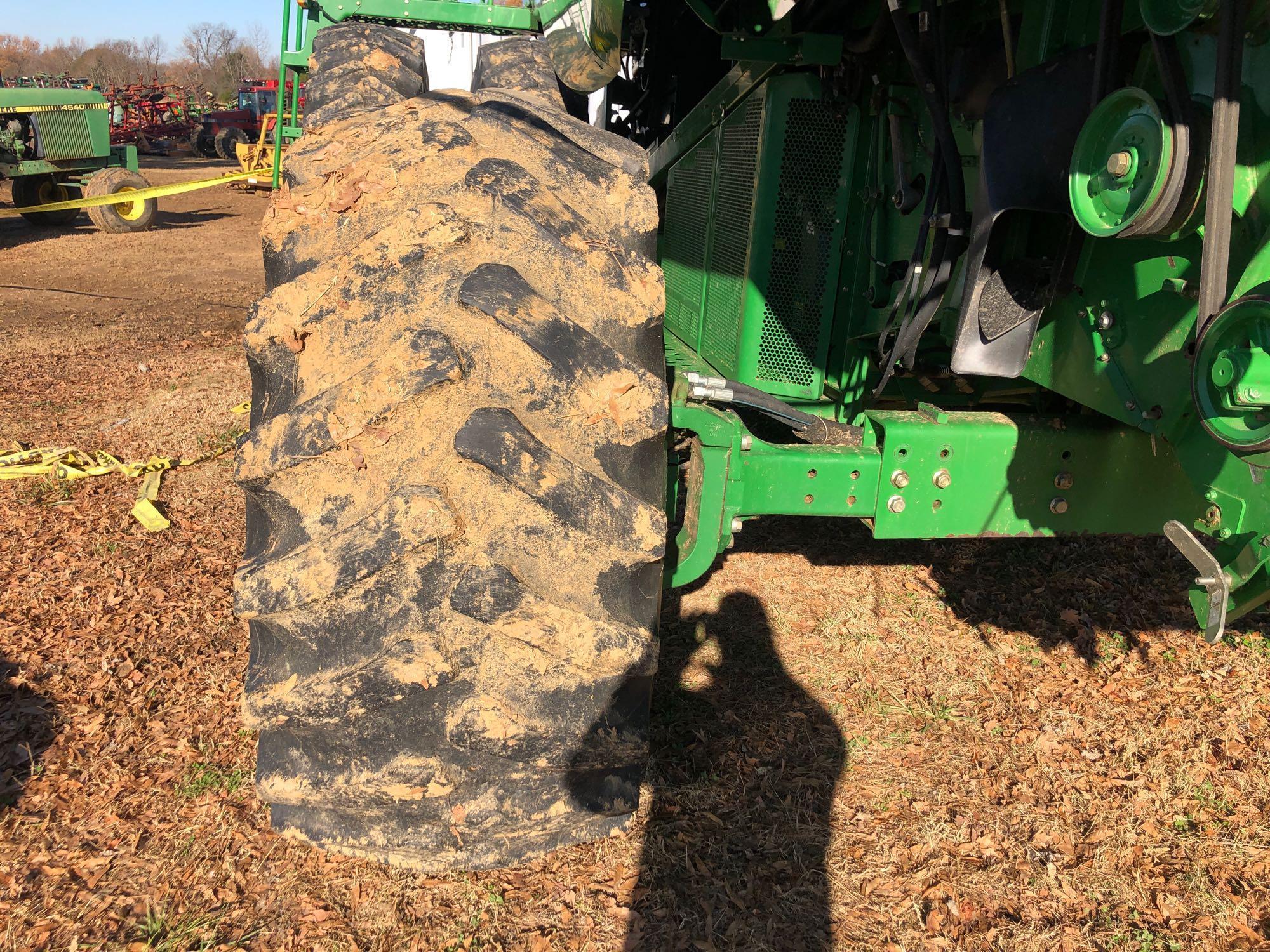 9660 John Deere Combine