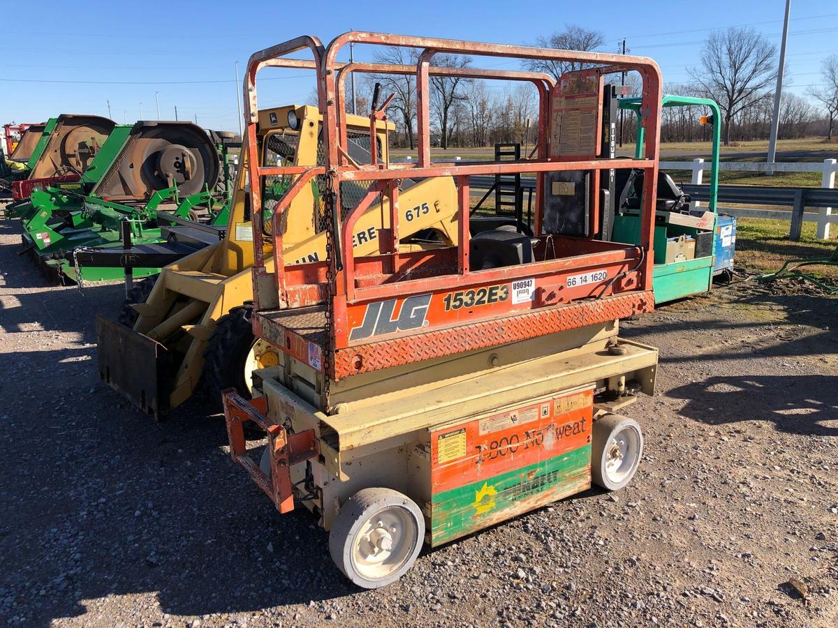 JLG Scissor Lift