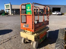 JLG Scissor Lift