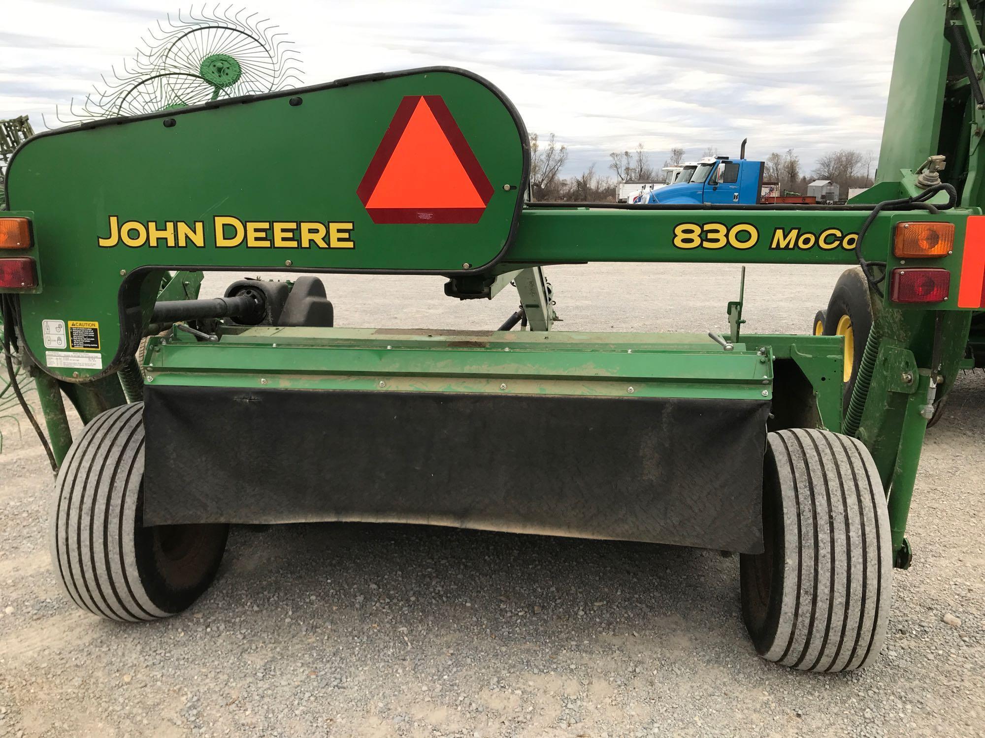 John Deere 830 Mo Co