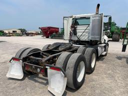 INTERNATIONAL DAY CAB SEMI TRUCK