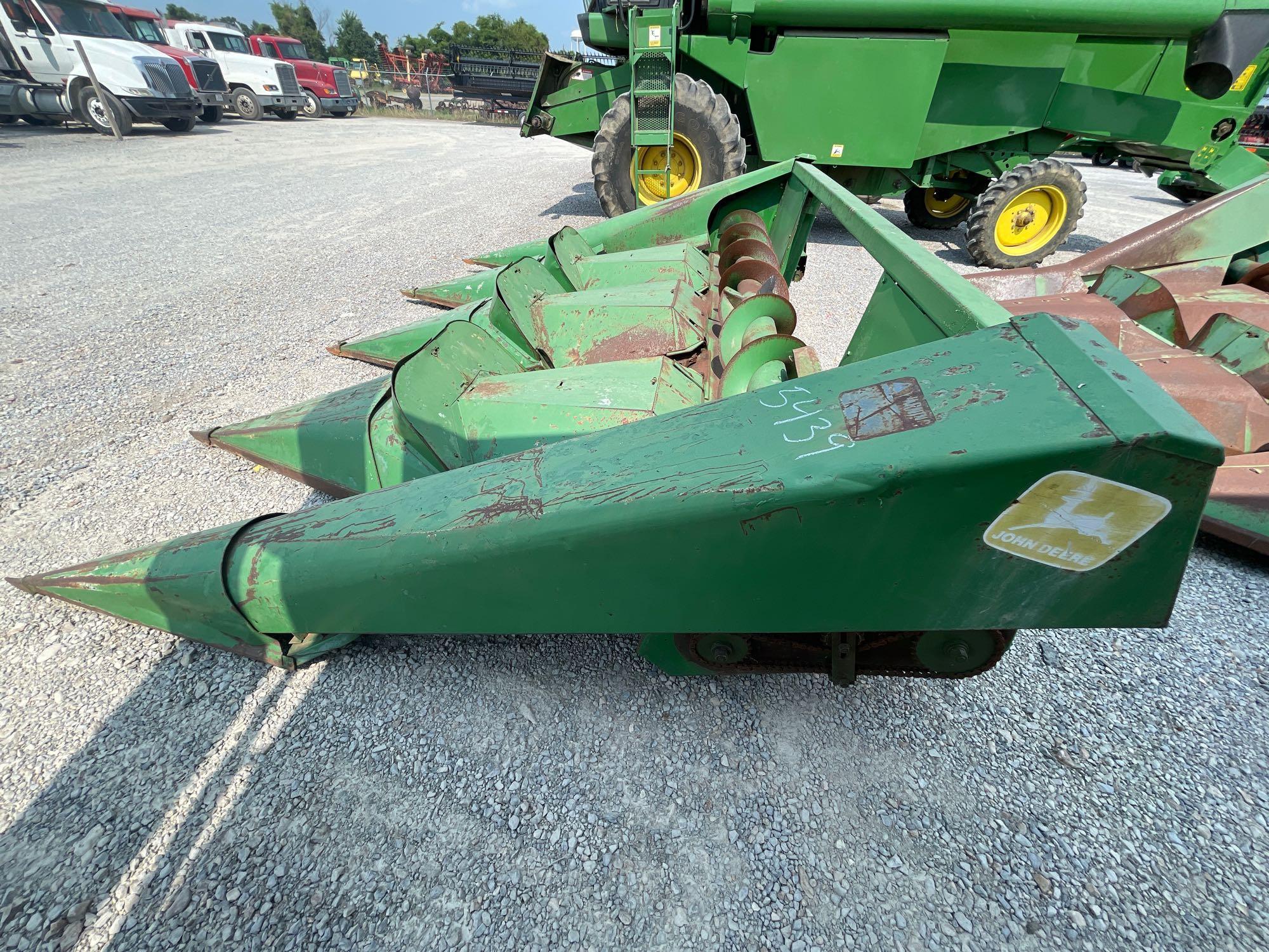 JOHN DEERE CORN HEAD, 4 ROW