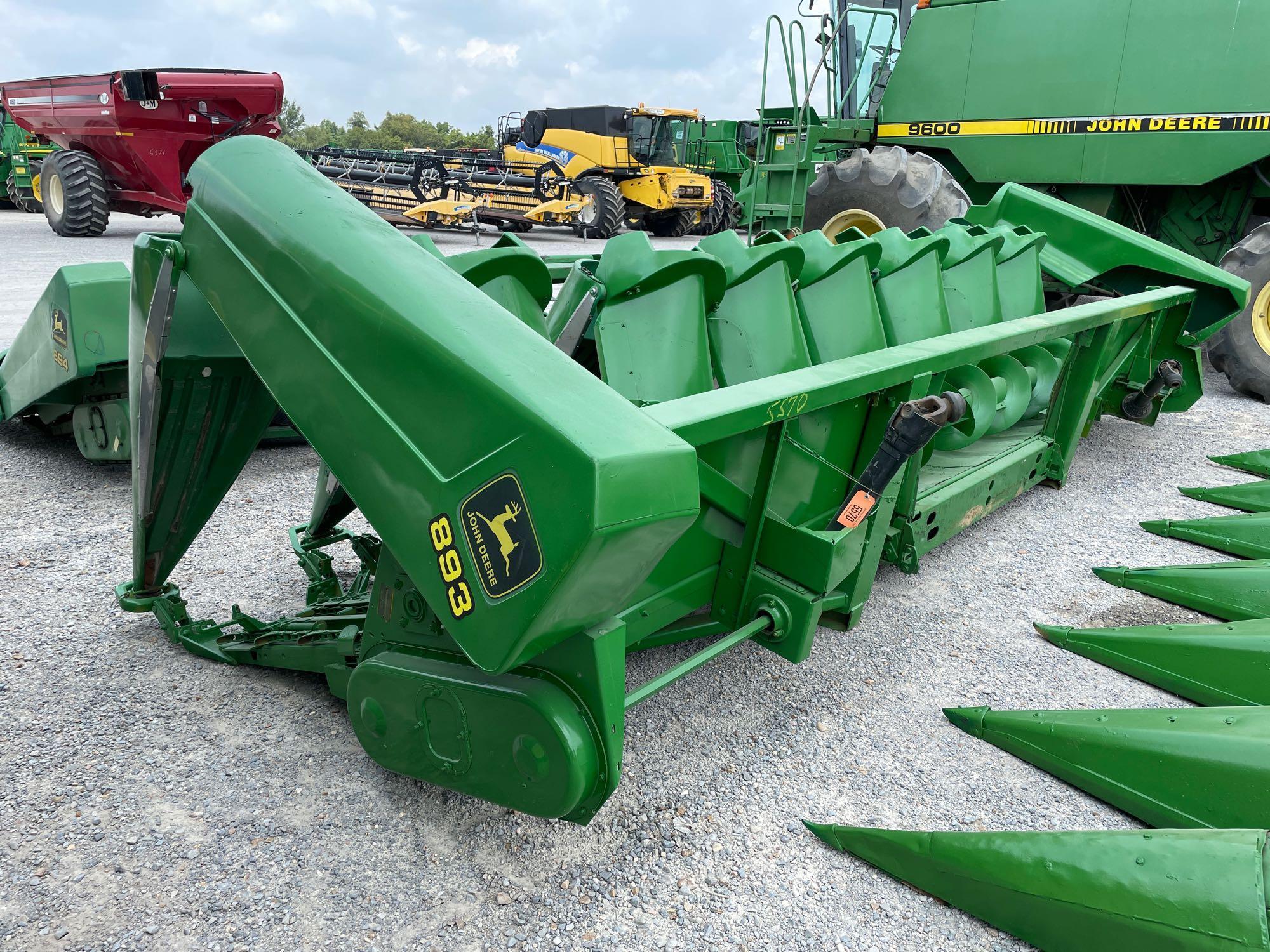 893 JOHN DEERE CORN HEAD, 1995 YR.