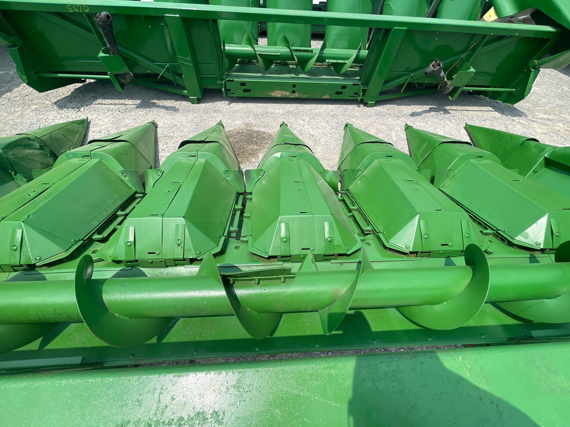 JOHN DEERE CORN HEAD, 6 ROW