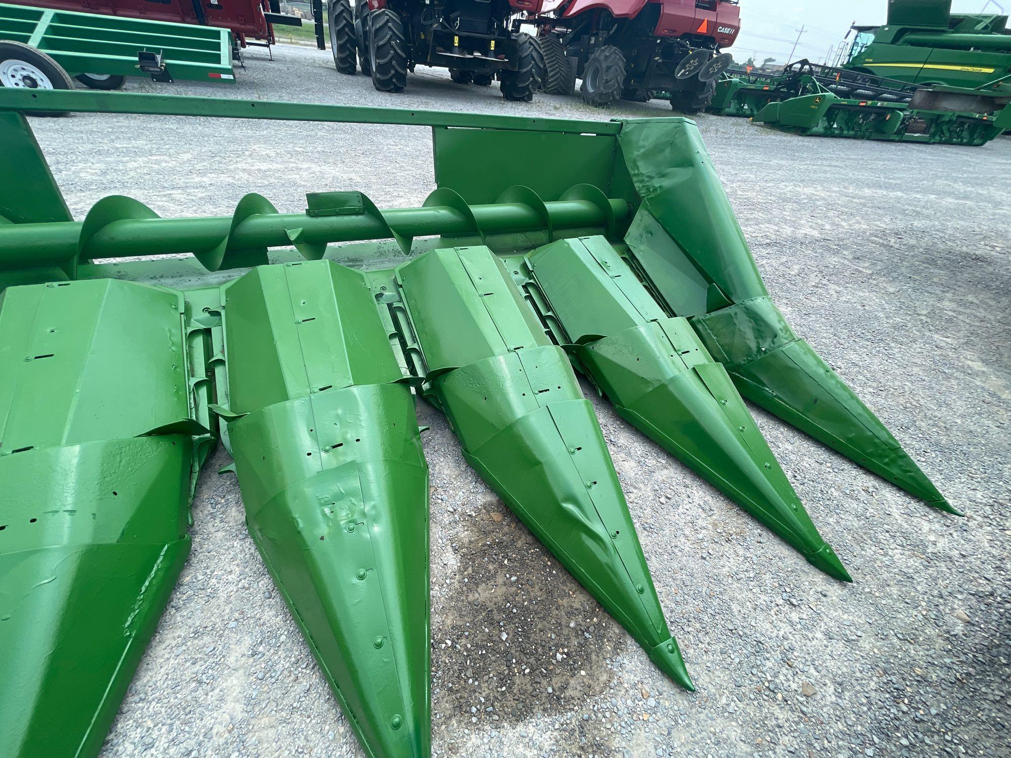 JOHN DEERE CORN HEAD, 6 ROW