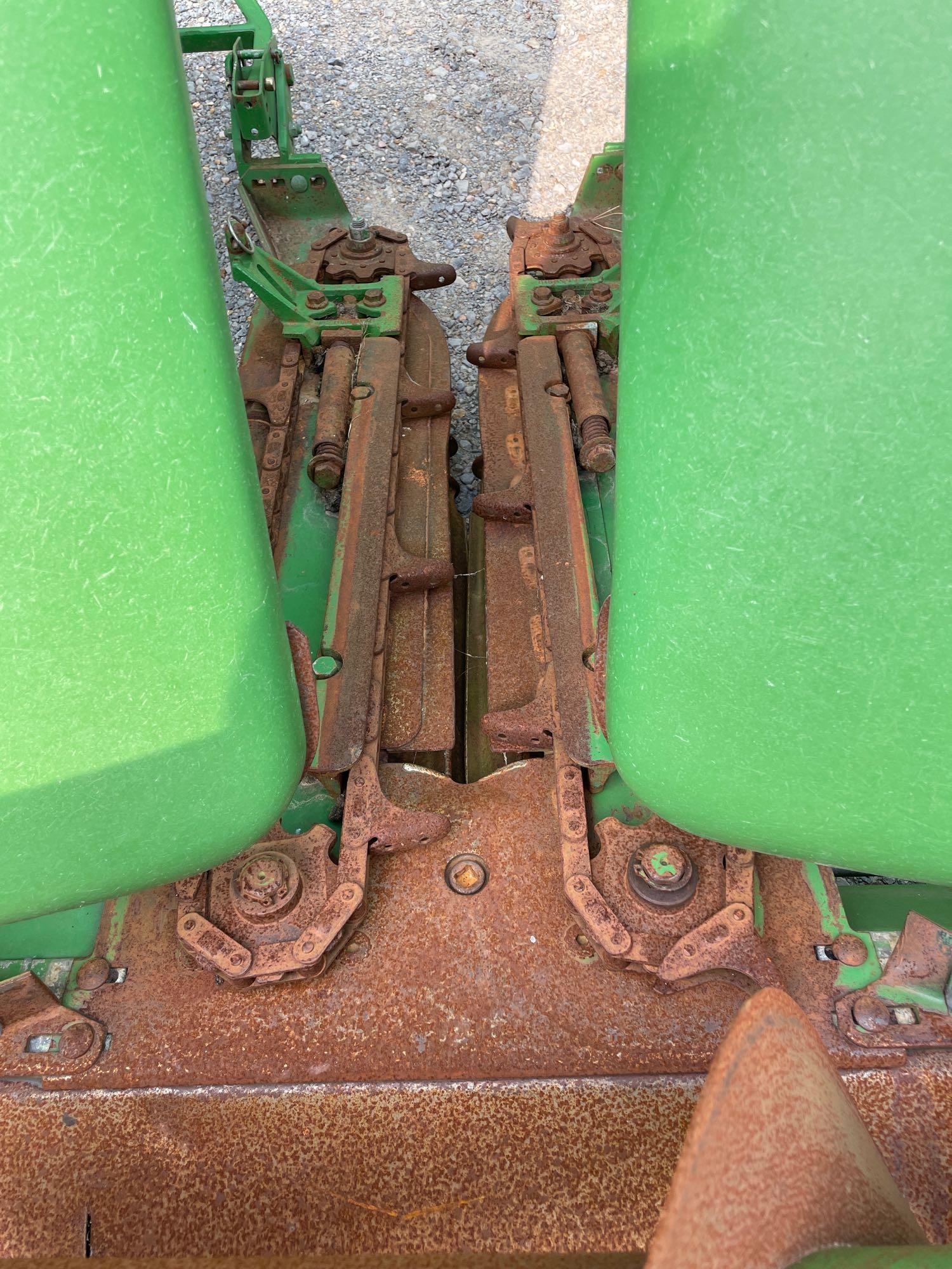 894 JOHN DEERE CORN HEAD, 2007 YR.