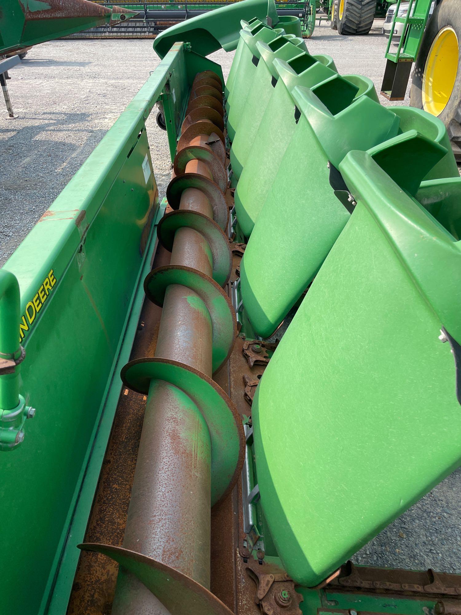 894 JOHN DEERE CORN HEAD, 2007 YR.