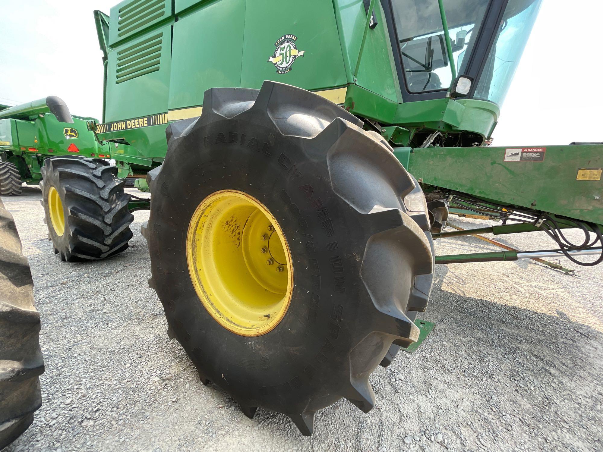 9600 JOHN DEERE COMBINE, 1997 YR.