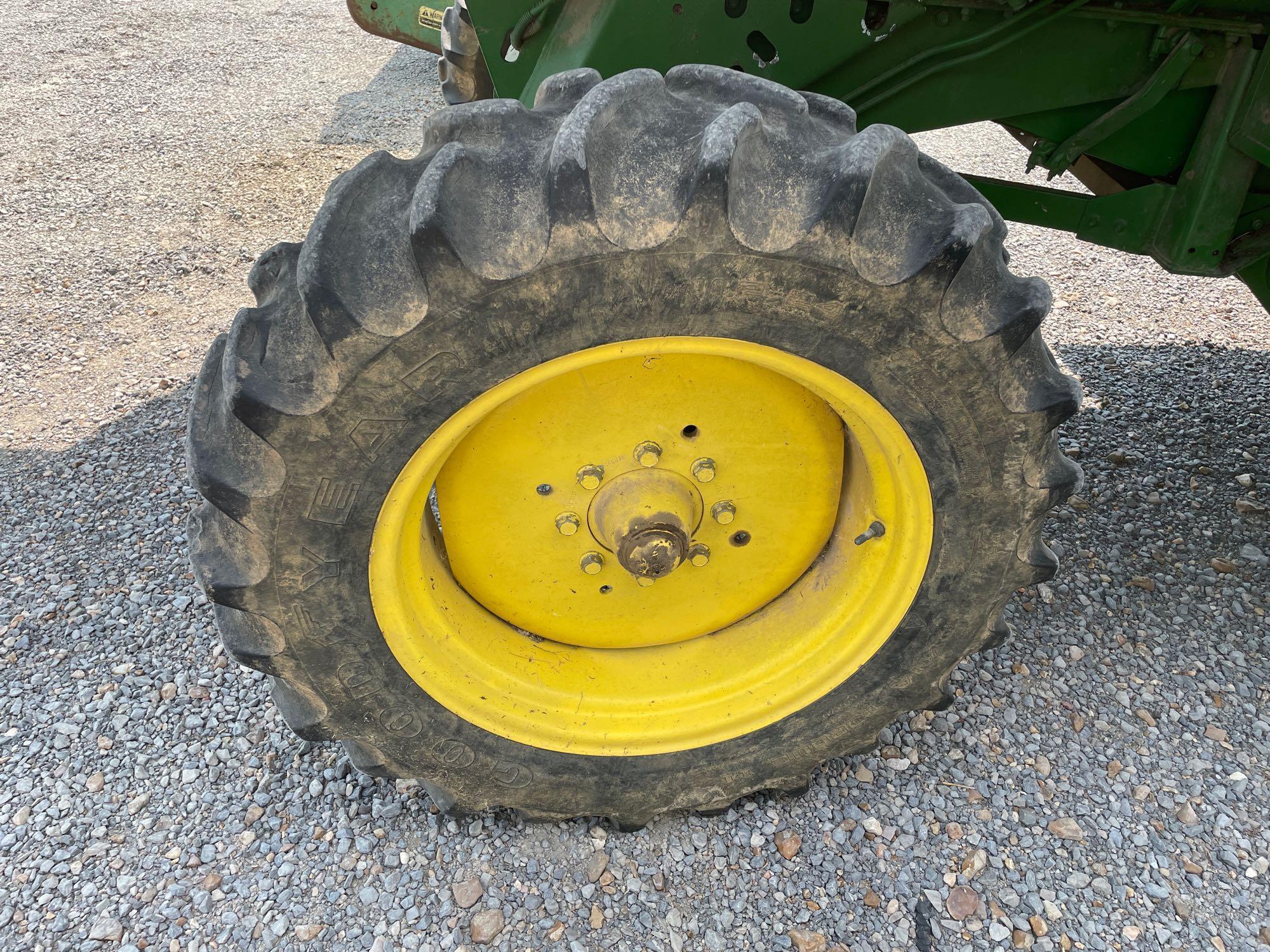 4435 JOHN DEERE COMBINE