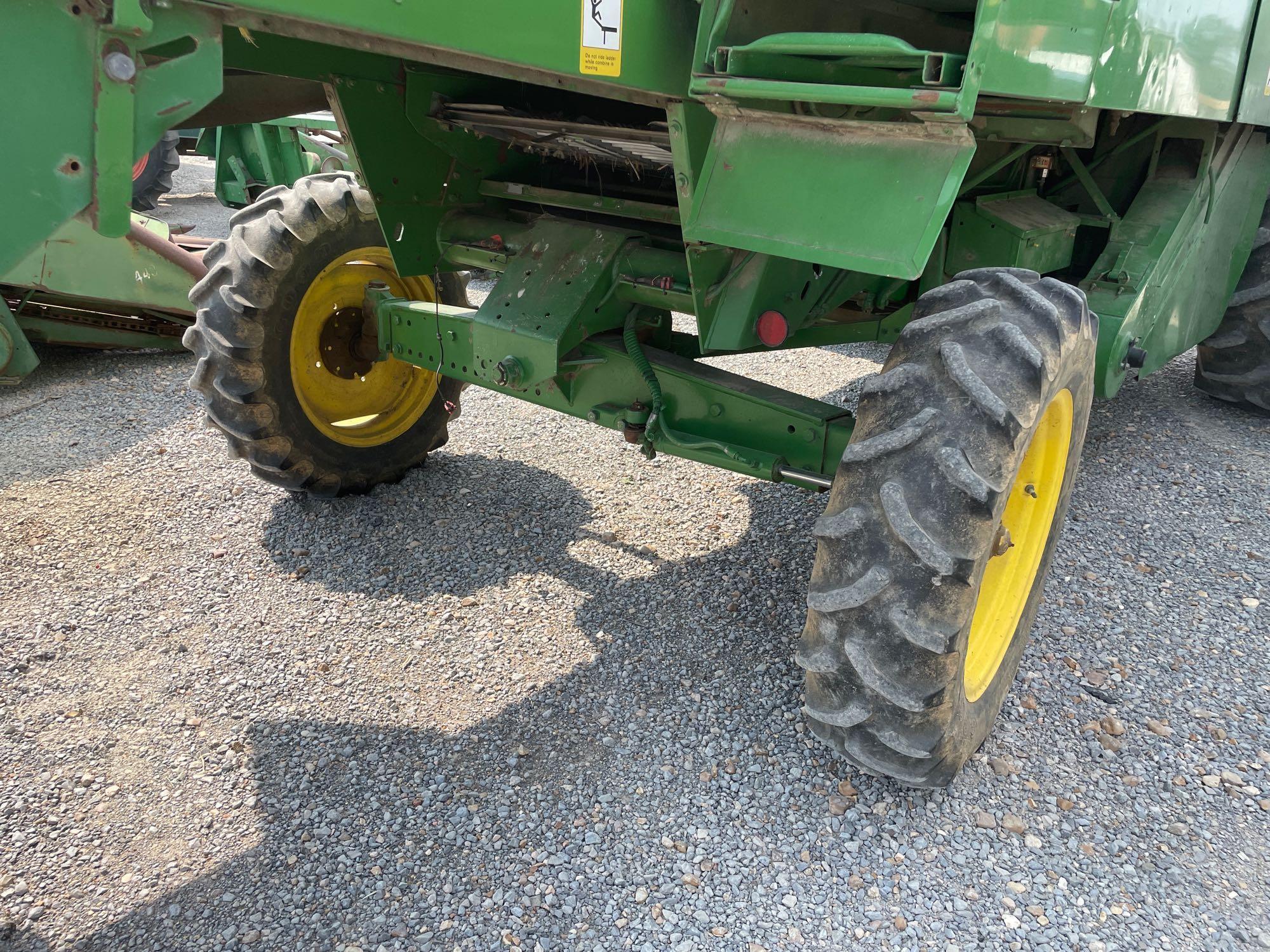 4435 JOHN DEERE COMBINE