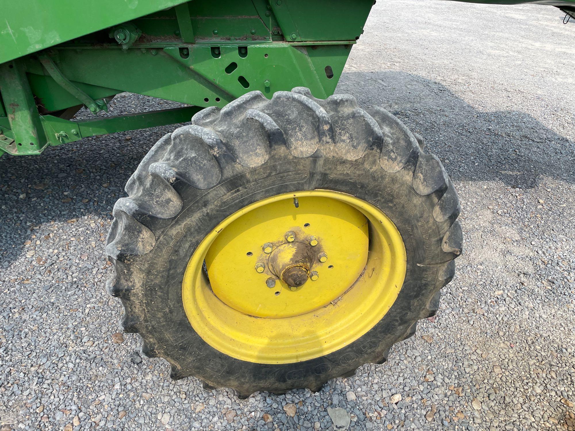 4435 JOHN DEERE COMBINE