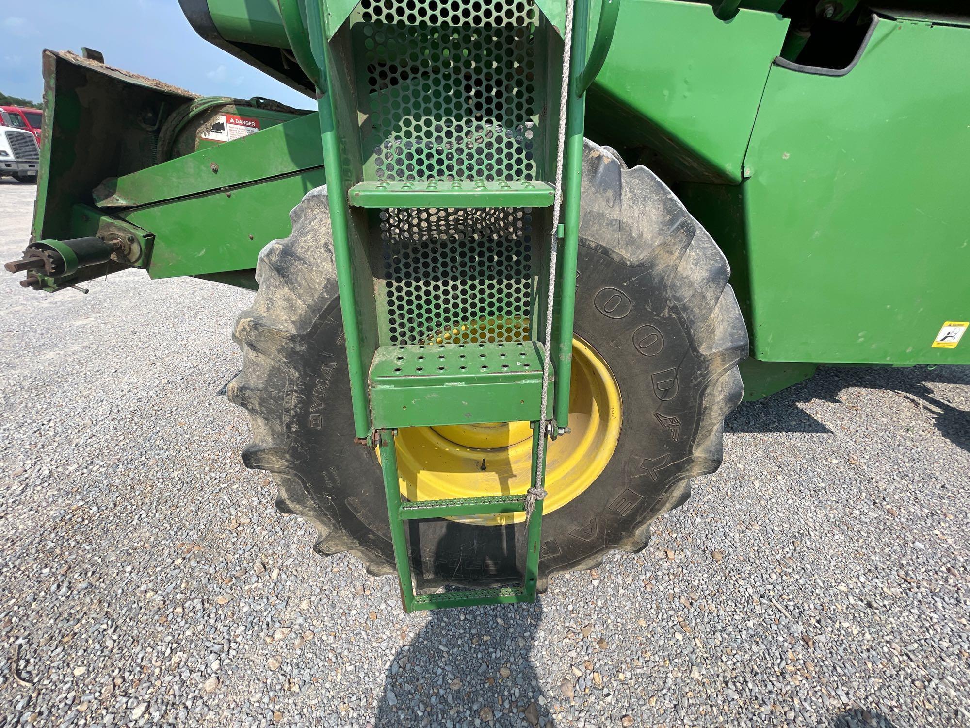 4435 JOHN DEERE COMBINE