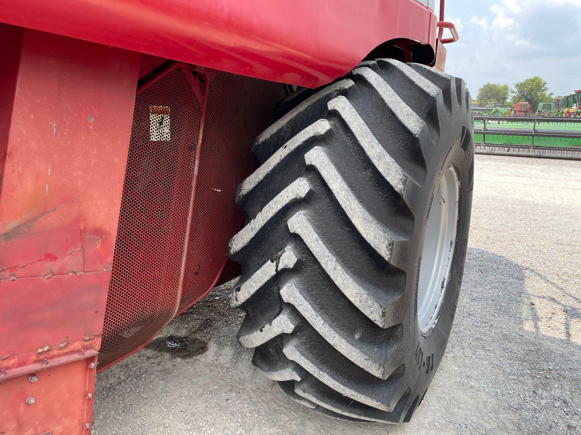 2166 CASE IH COMBINE