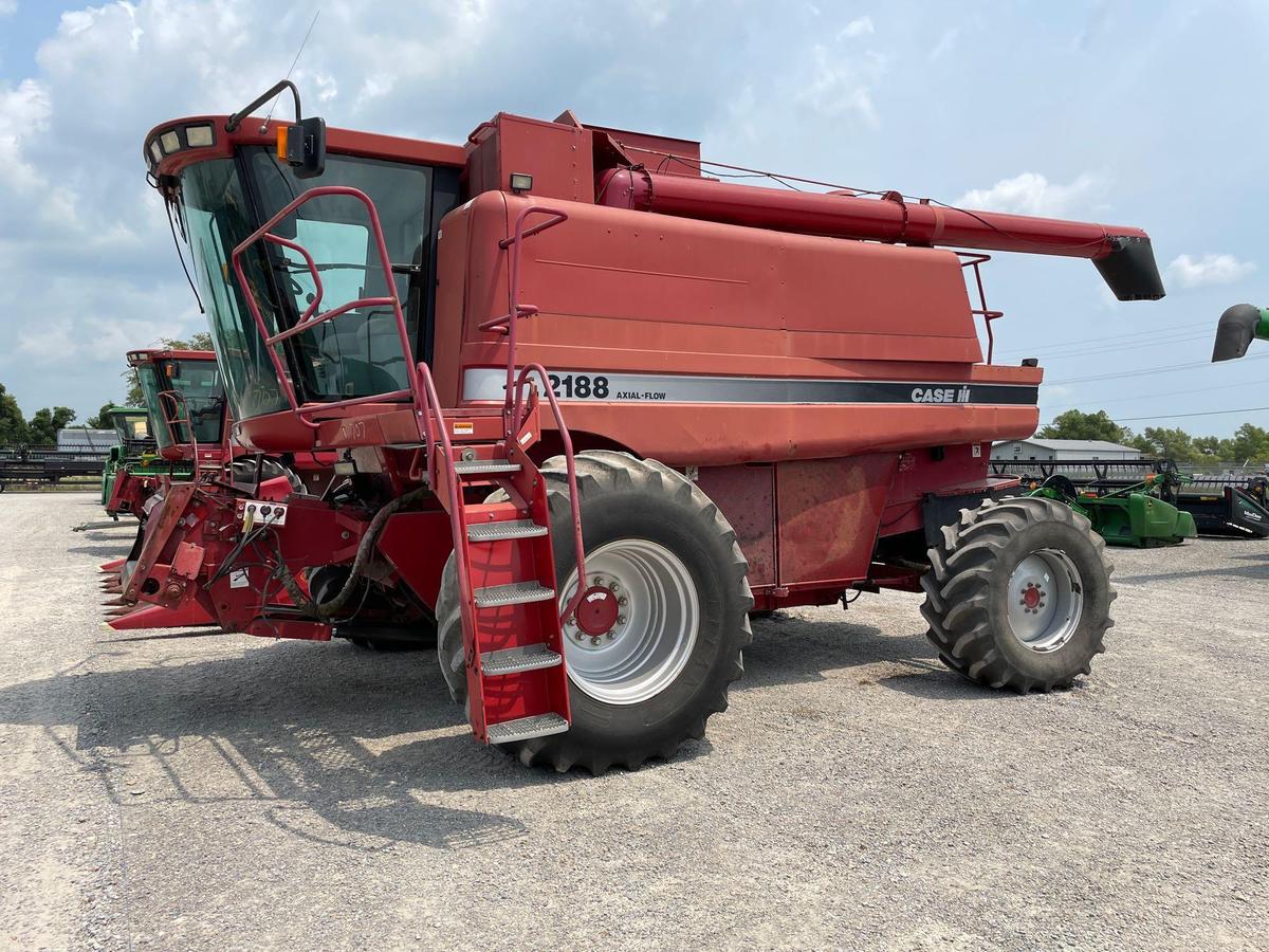 2188 CASE IH COMBINE