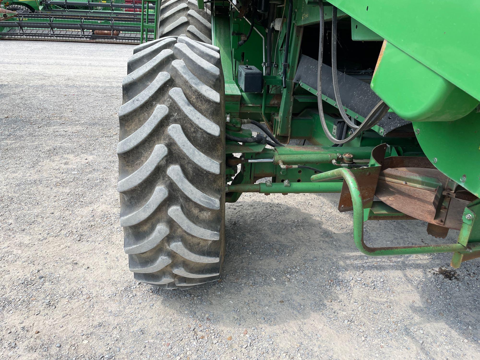 9510 JOHN DEERE COMBINE, 1997 YR.