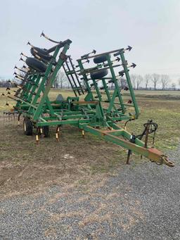 980 JOHN DEERE FIELD CULTIVATOR