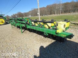 1725 JOHN DEERE PLANTER, SN 765231