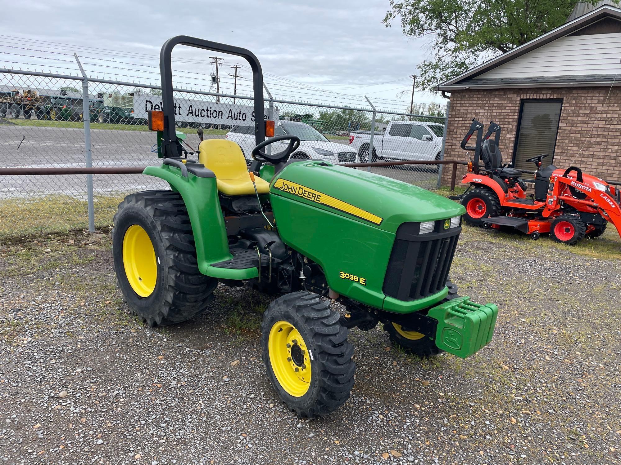 3038E JOHN DEERE TRACTOR