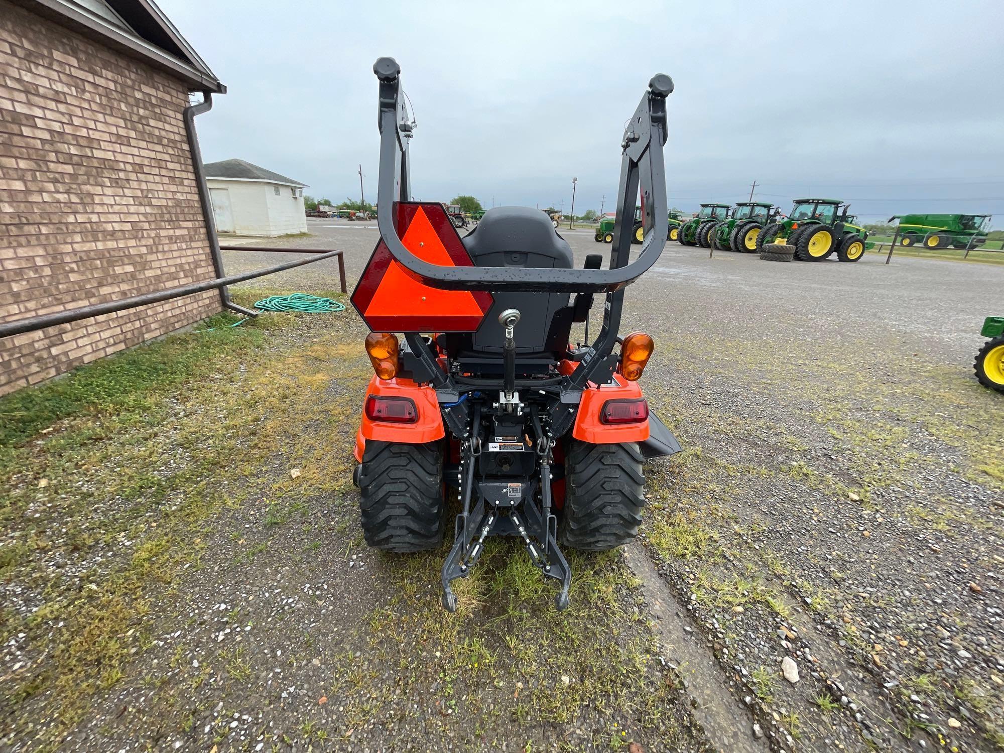 BX2680 KUBTOA TRACTOR, LA344 LOADER, MOWER