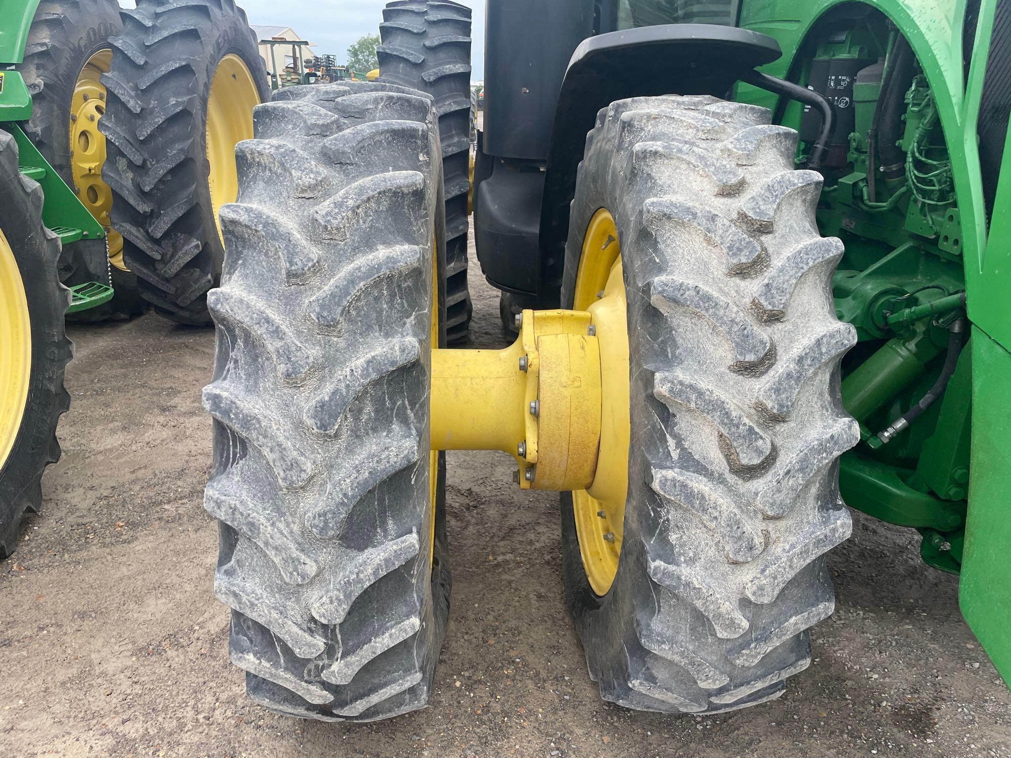 8285R JOHN DEERE TRACTOR, MFWD, 2012 YR.