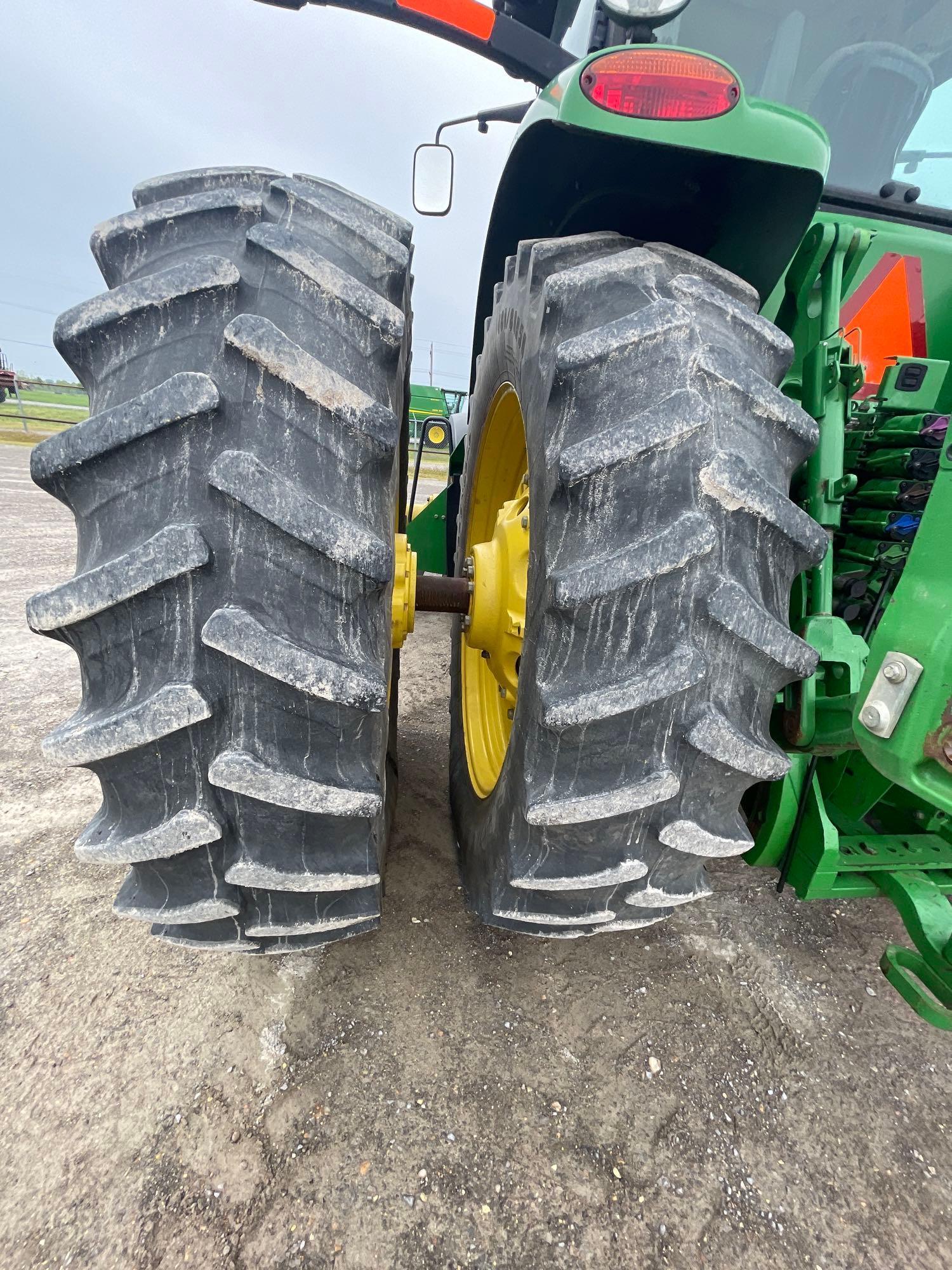 8285R JOHN DEERE TRACTOR, MFWD, 2012 YR.