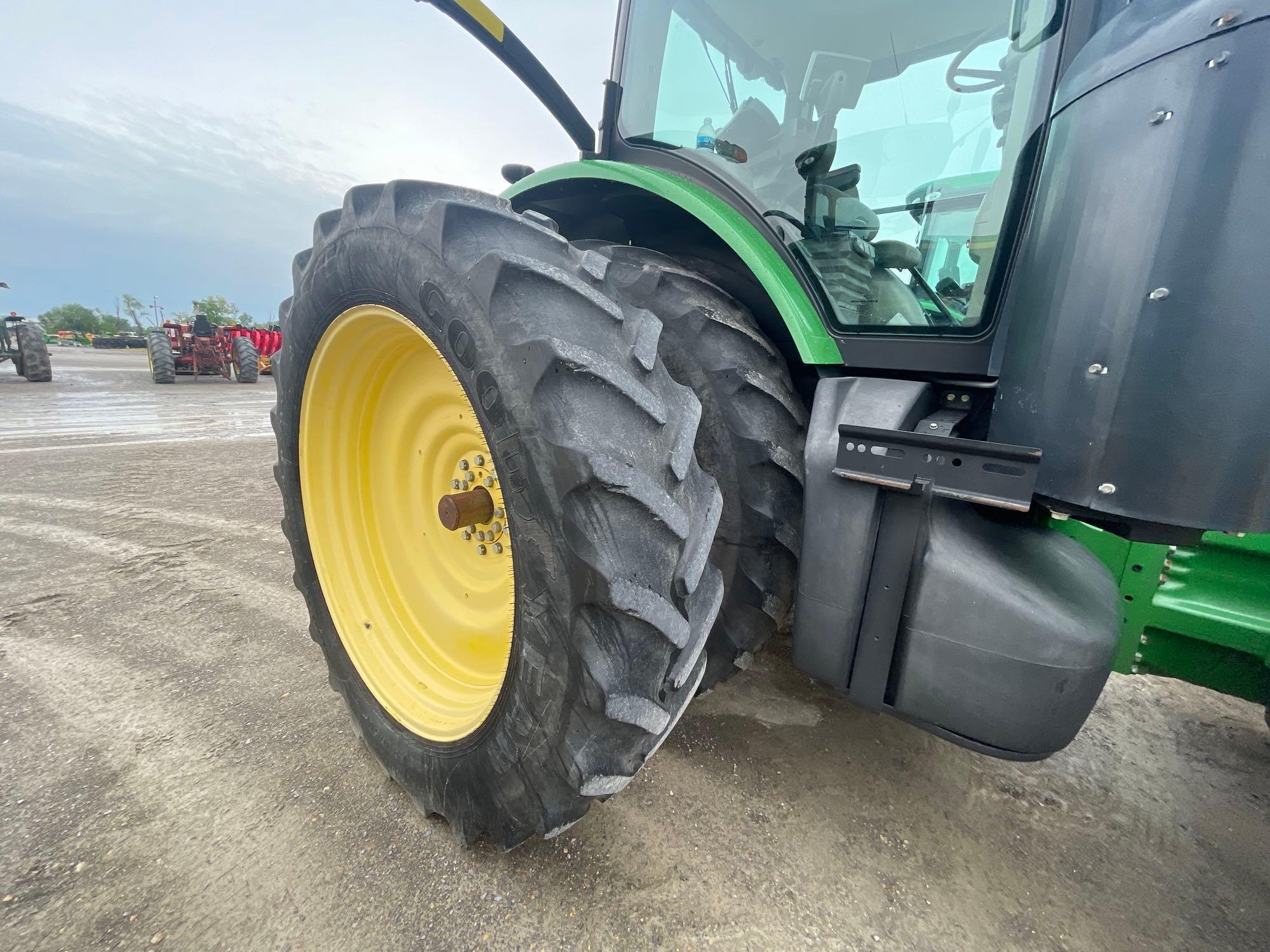 8285R JOHN DEERE TRACTOR, MFWD, 2012 YR.