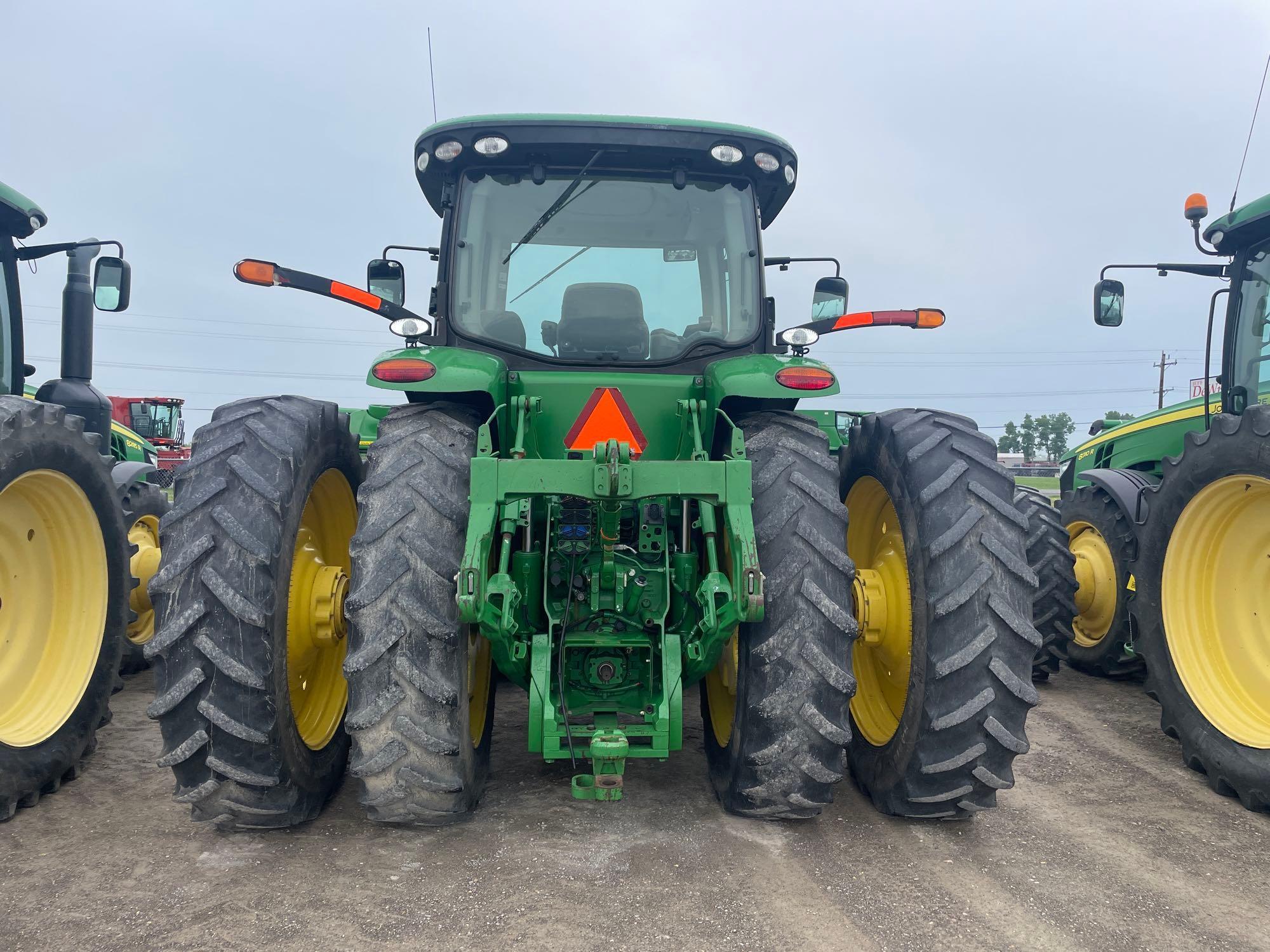 8285R JOHN DEERE TRACTOR, MFWD, 2012 YR.