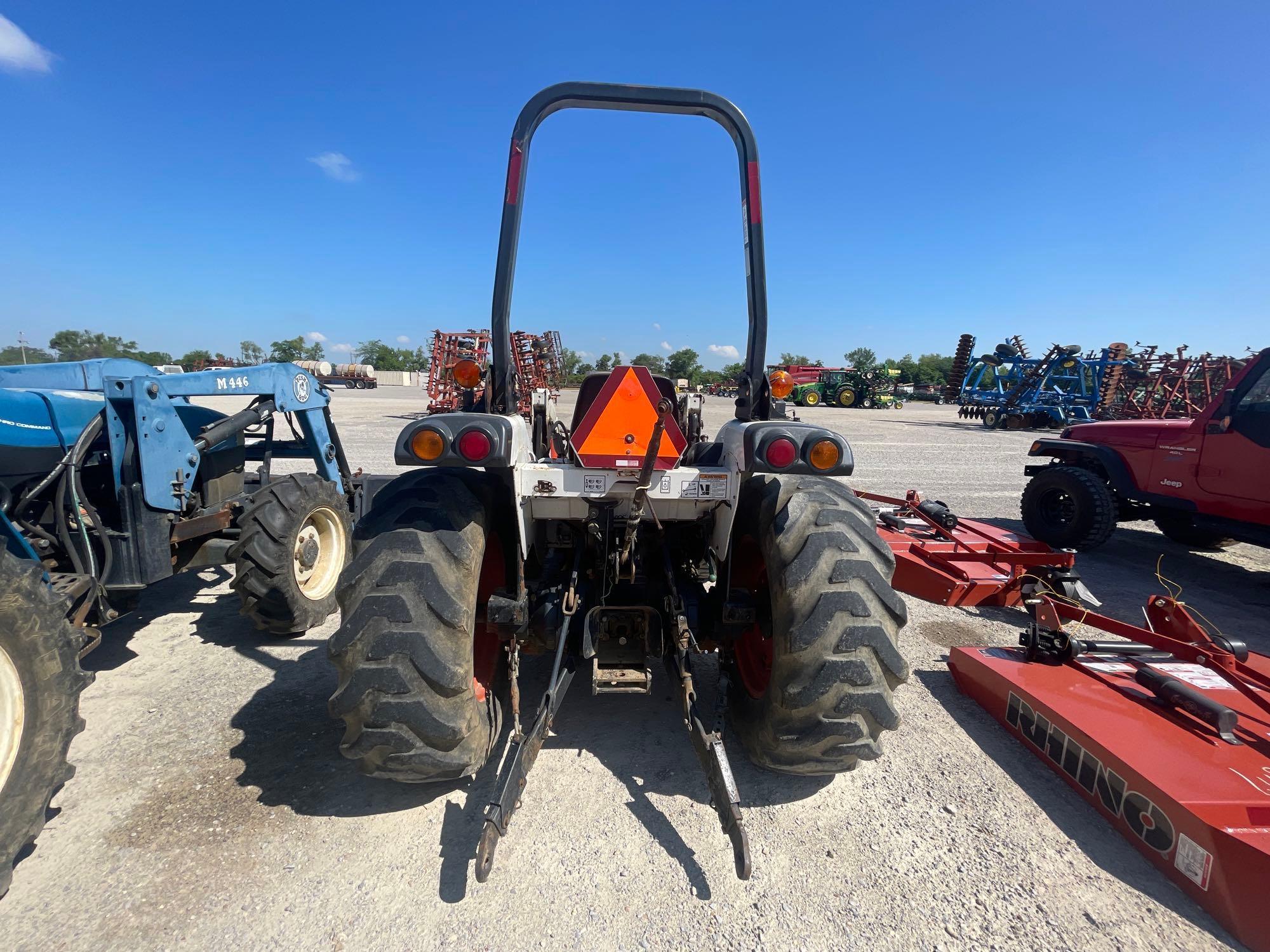 CT450 BOBCAT TRACTOR WITH 9TL LOADER