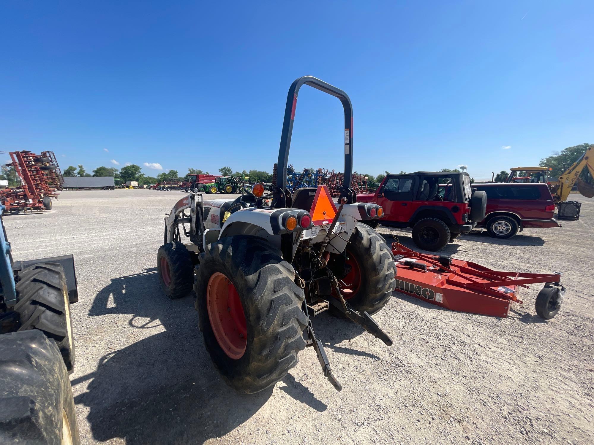 CT450 BOBCAT TRACTOR WITH 9TL LOADER