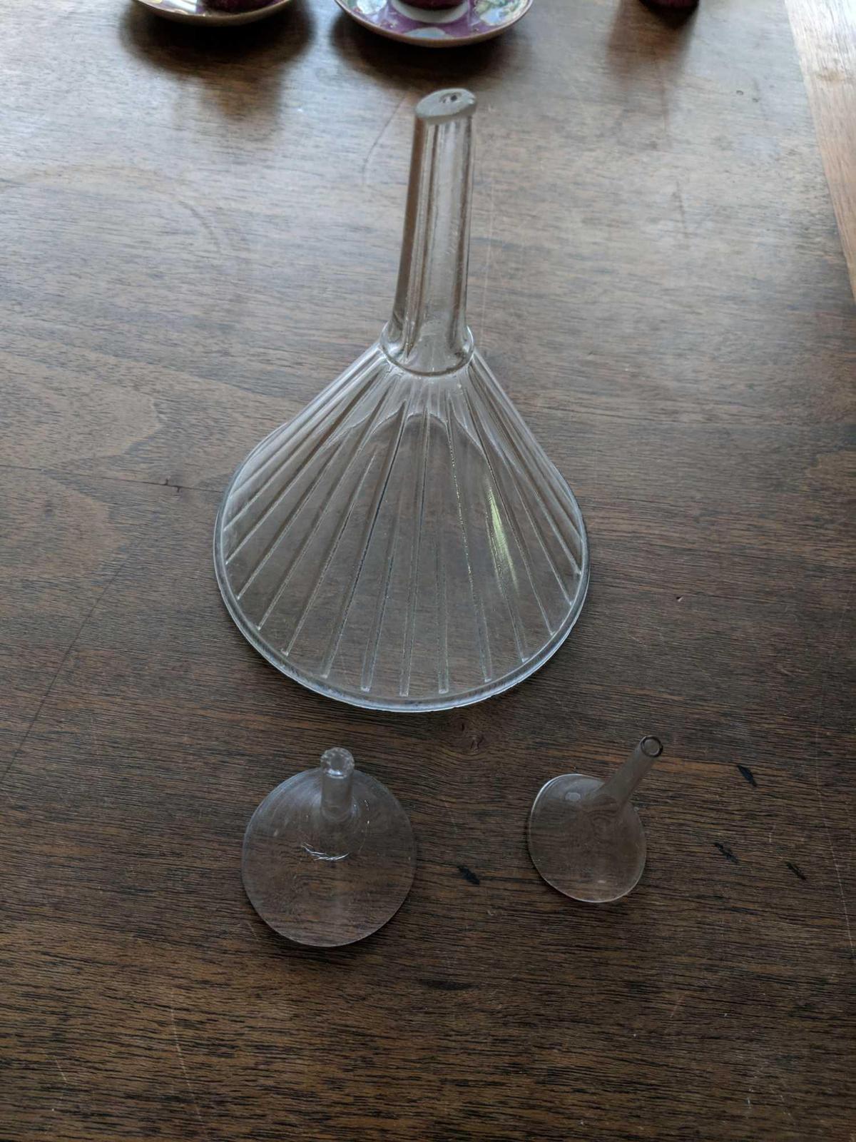 3 Glass funnels