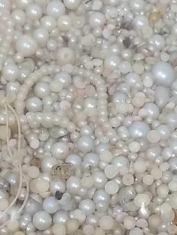 Large Quantity Unset Pearls