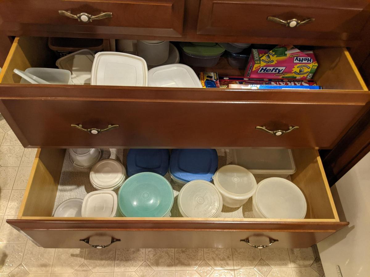 Contents of Kitchen Drawers