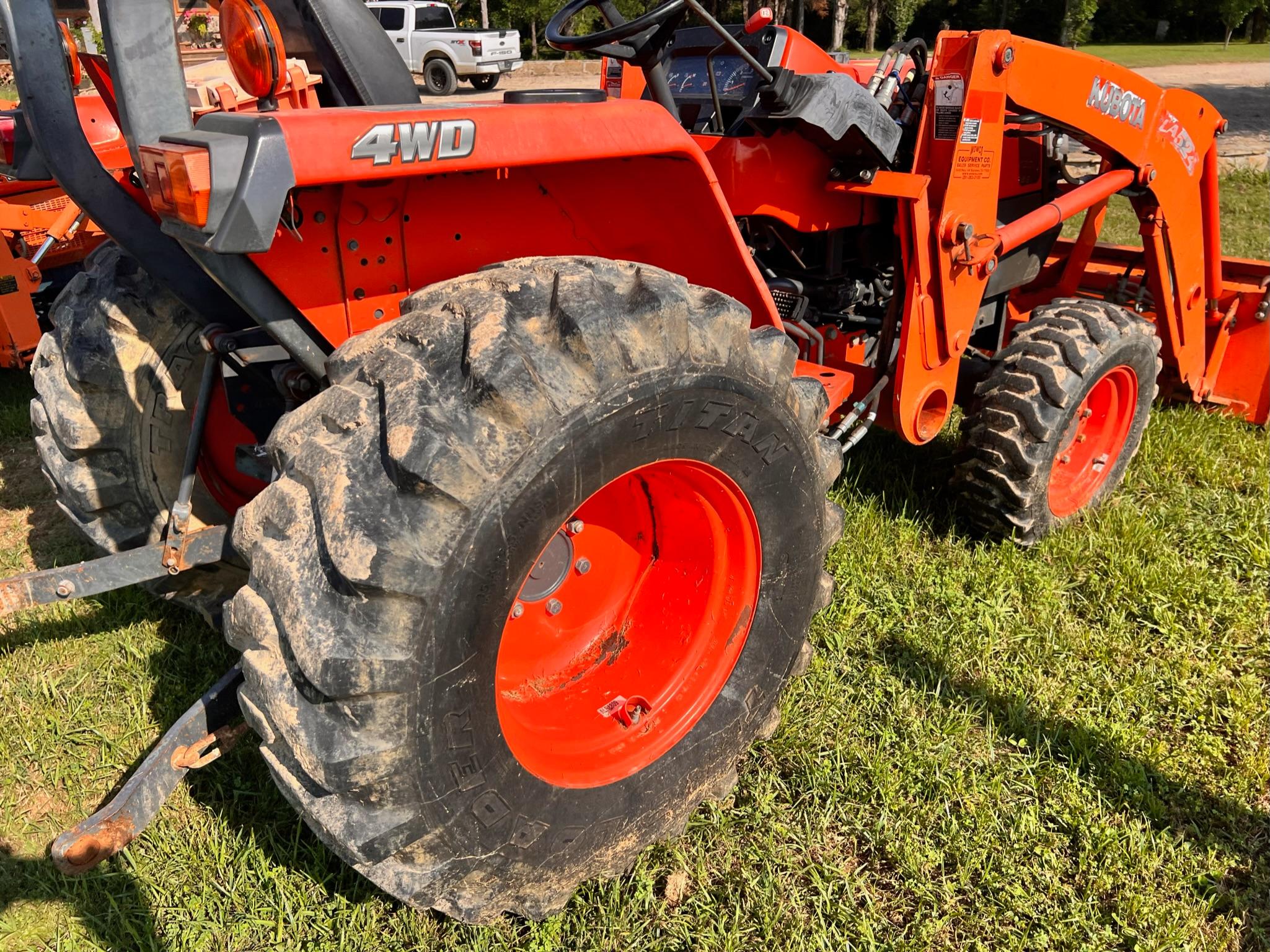 KUBOTA L3400 Tractor 8680 Mexia, TX