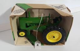 JD 1935 Model A 1/16 Scale ERTL (NIB)