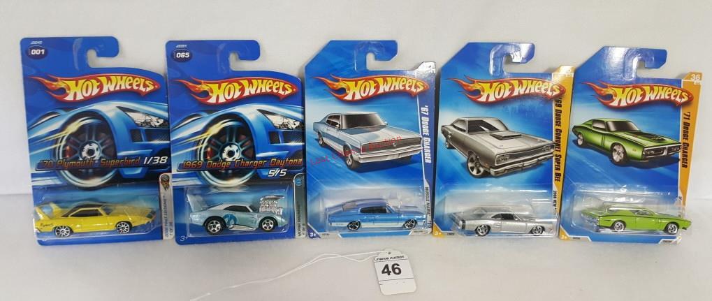 (5) Dodge Hot Wheels 1:64 (NIB )