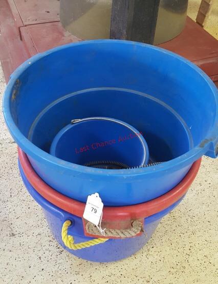 Feed Tubs & Electric Water Bucket