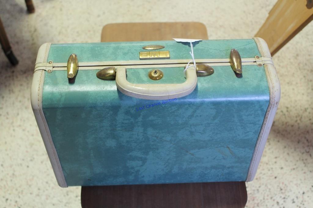 Vintage Sampsonite Suit Case Green Color