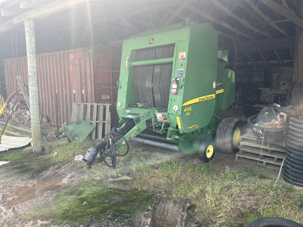 John Deere 458 megawide plus baler