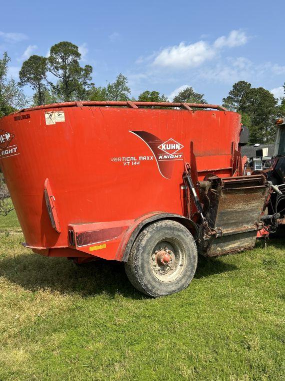 Kuhn tub grinder