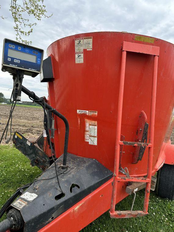 Kuhn tub grinder